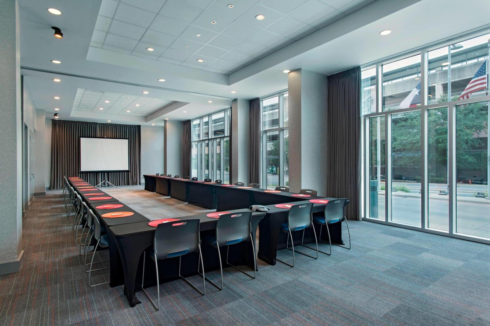Aloft At The Domain Hotel