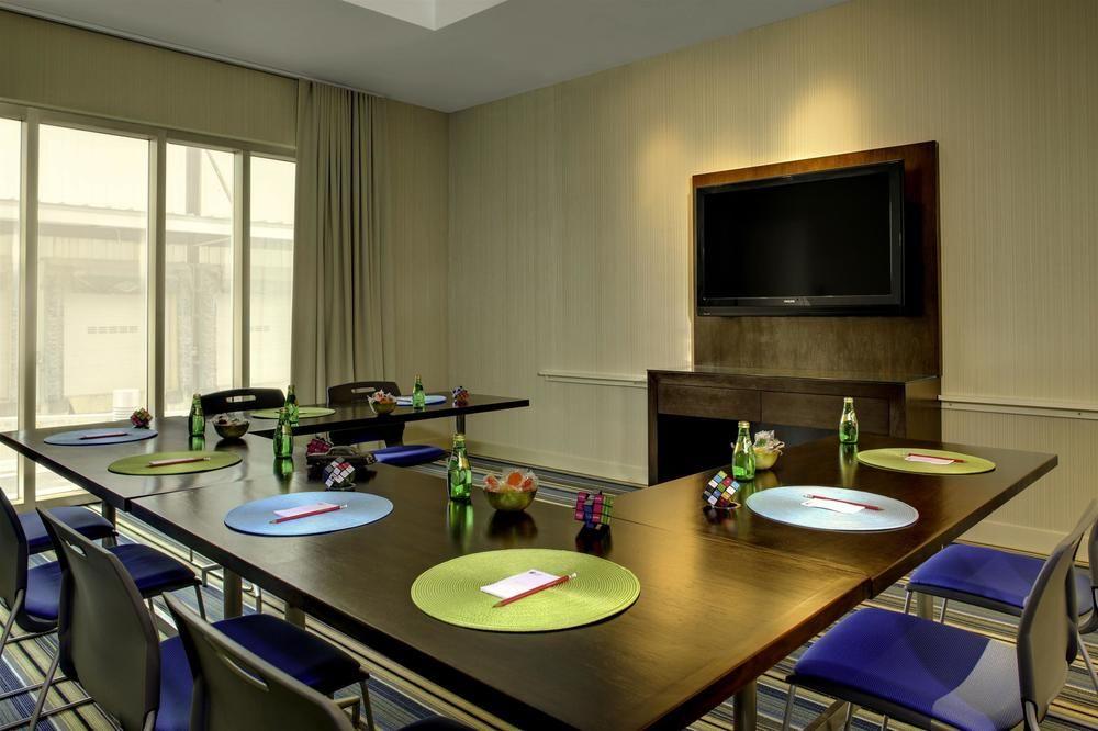 Aloft At The Domain Hotel Austin